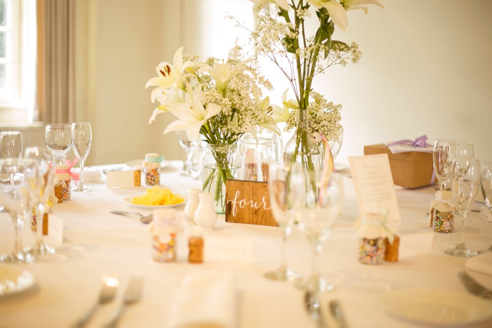 10 unusual wedding favours