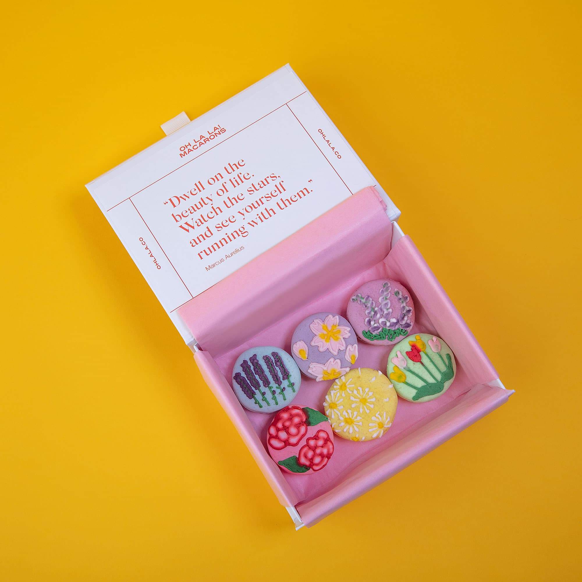 English Garden Flowers Macaron