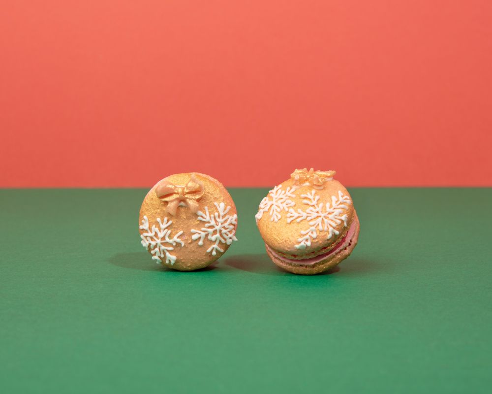 Deluxe Christmas Macarons